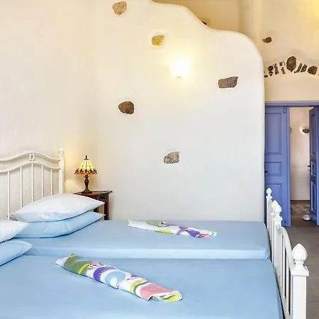 Georgilas Cave House *